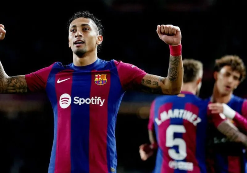 Barca bán Raphinha cho Real Madrid