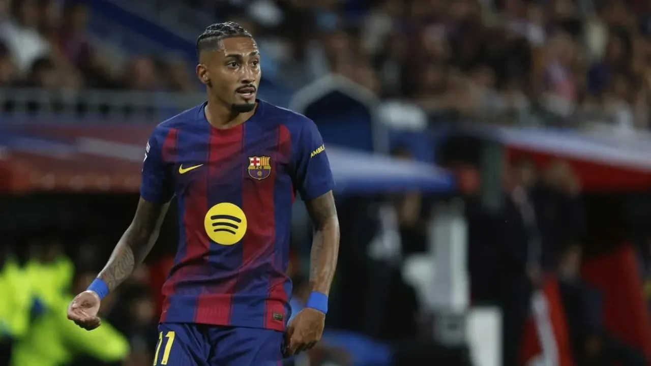 Raphinha lỡ El Clasico